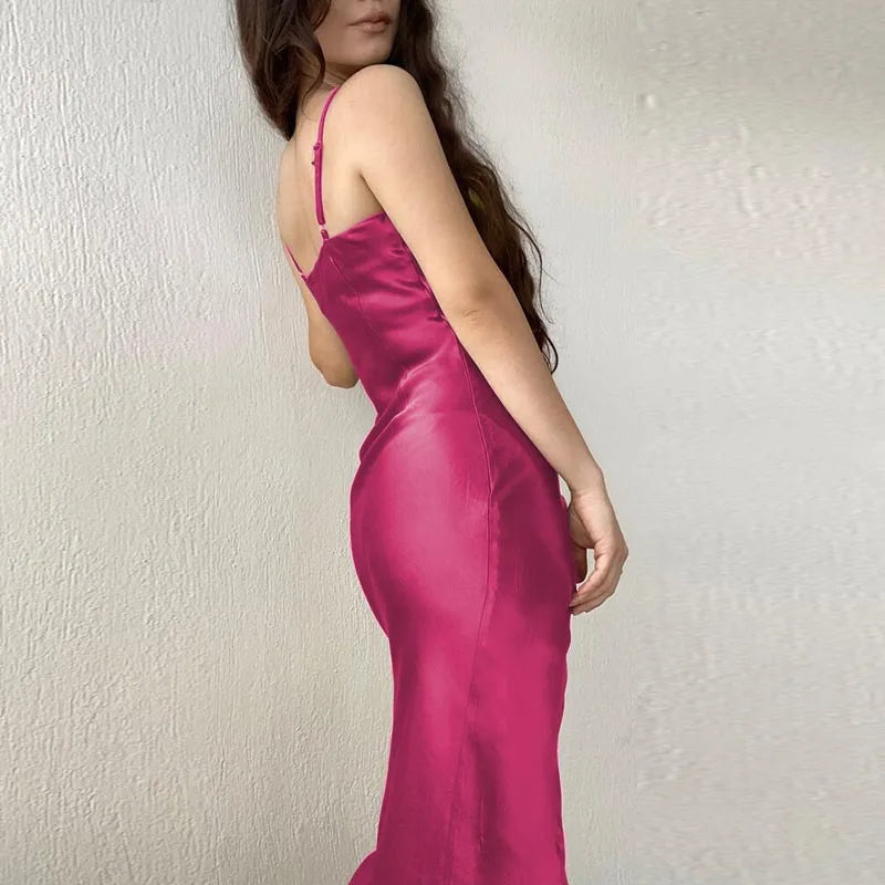 VEIGGARA | Robe en satin pour femme - Sexy et sophistiquée.